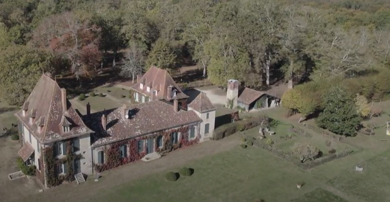 Photo drone du château de Lacquy